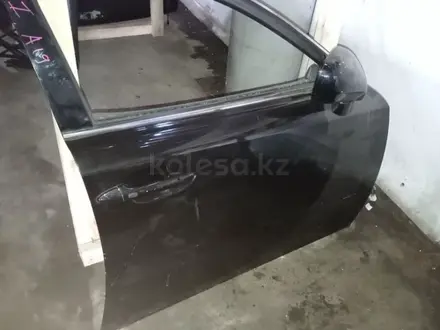Дверь передняя правая для Lexus IS 250 за 60 000 тг. в Алматы