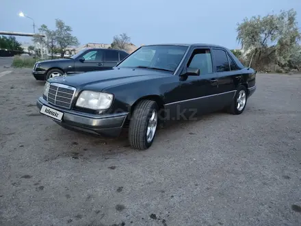 Mercedes-Benz E 200 1994 года за 2 700 000 тг. в Байконыр – фото 5