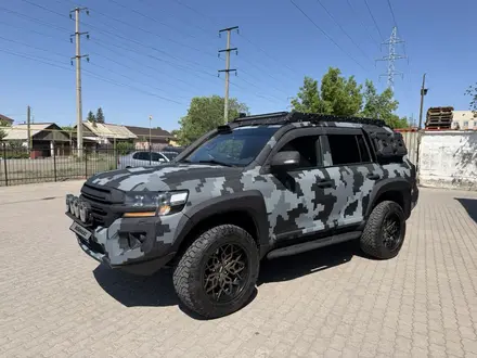 Toyota Land Cruiser 2017 года за 40 000 000 тг. в Караганда