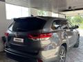 Toyota Highlander 2018 года за 12 300 000 тг. в Атырау – фото 4