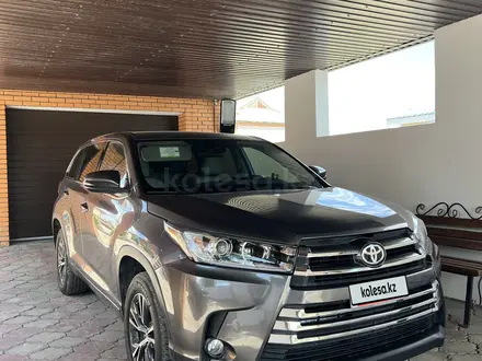 Toyota Highlander 2018 года за 12 300 000 тг. в Атырау – фото 3