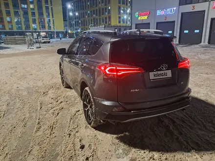 Toyota RAV4 2018 года за 12 000 000 тг. в Астана – фото 2