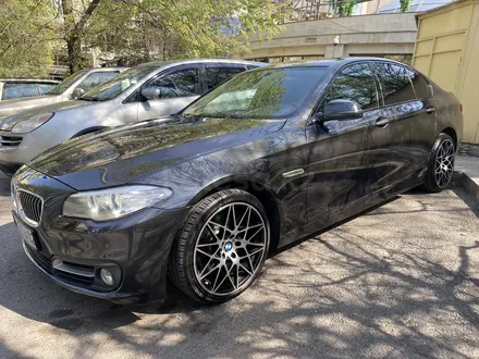 BMW 520 2015 года за 11 900 000 тг. в Алматы – фото 3