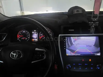 Toyota Camry 2016 года за 7 100 000 тг. в Актобе – фото 5