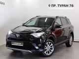 Toyota RAV4 2018 года за 13 490 000 тг. в Астана
