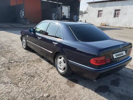 Mercedes-Benz E 280 1996 года за 3 300 000 тг. в Шымкент – фото 9