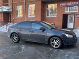 Chevrolet Cruze 2011 года за 3 800 000 тг. в Костанай – фото 2