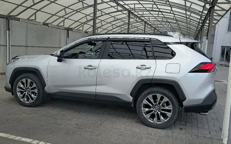 Toyota RAV4 2019 годаүшін13 000 000 тг. в Астана