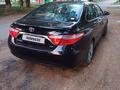 Toyota Camry 2017 года за 10 500 000 тг. в Уральск – фото 3