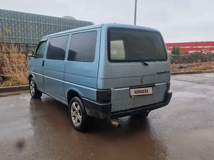 Volkswagen Caravelle 1993 года за 3 000 000 тг. в Караганда – фото 2