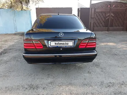 Mercedes-Benz E 280 2001 годаүшін5 000 000 тг. в Айтеке би – фото 2