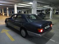 Mercedes-Benz E 200 1992 годаүшін1 700 000 тг. в Астана