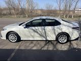 Toyota Camry 2021 годаfor14 500 000 тг. в Темиртау – фото 2