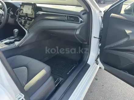 Toyota Camry 2021 года за 14 500 000 тг. в Темиртау – фото 9