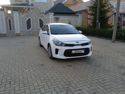 Kia Rio 2021 года за 7 200 000 тг. в Уральск – фото 2