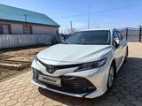 Toyota Camry 2021 годаүшін13 300 000 тг. в Актобе – фото 3
