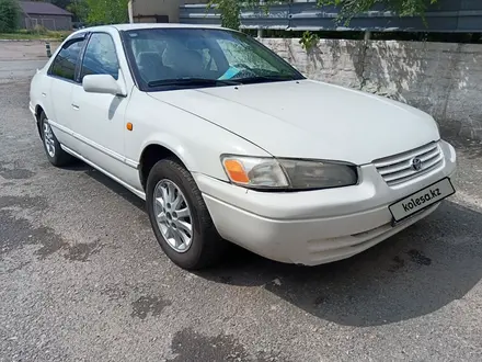 Toyota Camry 1998 года за 3 000 000 тг. в Павлодар