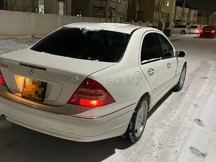 Mercedes-Benz C 320 2003 годаүшін4 400 000 тг. в Актау – фото 3