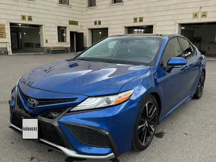 Toyota Camry 2018 года за 13 200 000 тг. в Караганда