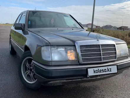 Mercedes-Benz E 200 1990 года за 2 000 000 тг. в Астана – фото 3