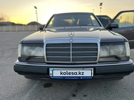 Mercedes-Benz E 220 1994 года за 2 300 000 тг. в Алматы – фото 22