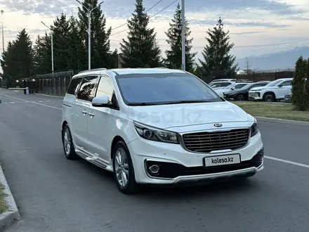 Kia Carnival 2017 года за 11 500 000 тг. в Алматы – фото 9