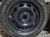 Зимняя резина с дисками 215/60R16үшін140 000 тг. в Шымкент