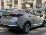 Hyundai Accent 2023 года за 9 900 000 тг. в Алматы – фото 2