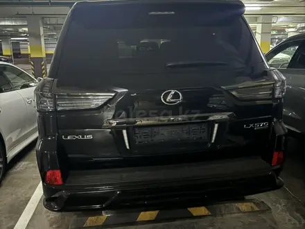 Lexus LX 570 2018 года за 47 000 000 тг. в Астана – фото 2