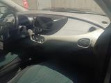 Nissan Almera Tino 2001 года за 2 900 000 тг. в Алматы – фото 3