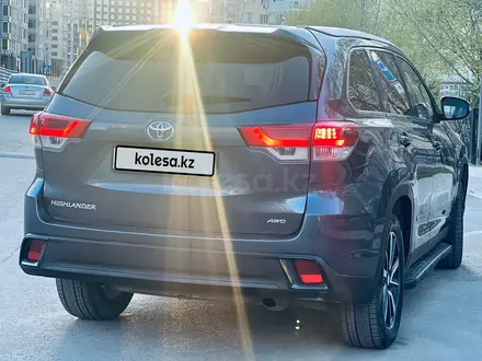 Toyota Highlander 2019 года за 16 000 000 тг. в Астана – фото 4