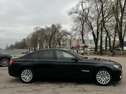 BMW 750 2010 года за 12 000 000 тг. в Алматы – фото 8