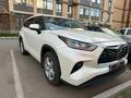 Toyota Highlander 2020 года за 18 200 000 тг. в Астана – фото 2