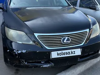 Lexus LS 460