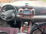 Toyota Camry 2004 года за 3 500 000 тг. в Актобе – фото 4