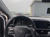 Hyundai Elantra 2018 годаүшін8 800 000 тг. в Актау – фото 5