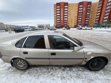 Opel Vectra 1997 года за 700 000 тг. в Актобе – фото 4