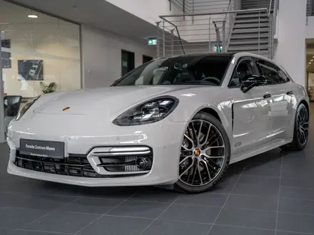 Porsche Panamera 2023 года за 95 500 000 тг. в Алматы