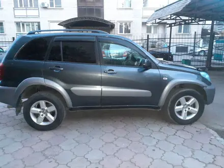 Toyota RAV4 2004 года за 4 850 000 тг. в Алматы – фото 3