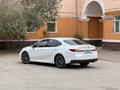 Toyota Camry 2023 годаүшін24 700 000 тг. в Актобе – фото 8