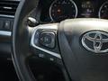 Toyota Camry 2015 года за 9 250 000 тг. в Атырау – фото 19