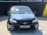 Toyota Camry 2015 года за 8 750 000 тг. в Атырау – фото 2