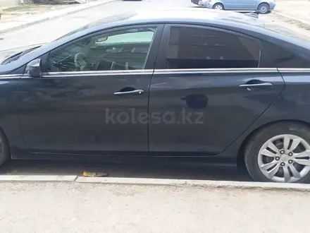 Hyundai Sonata 2011 года за 5 000 000 тг. в Атырау – фото 3