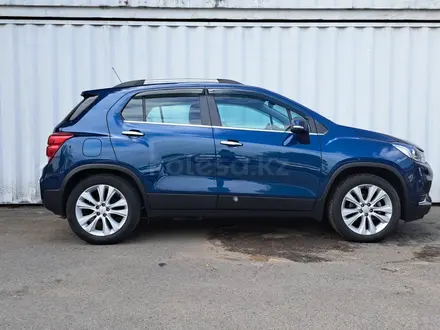 Chevrolet Tracker 2020 года за 5 980 000 тг. в Алматы – фото 4