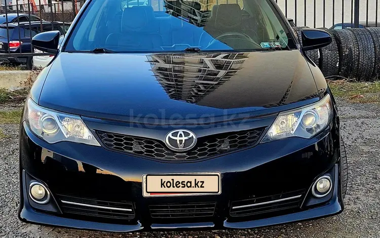 Toyota Camry 2014 года за 6 700 000 тг. в Актобе