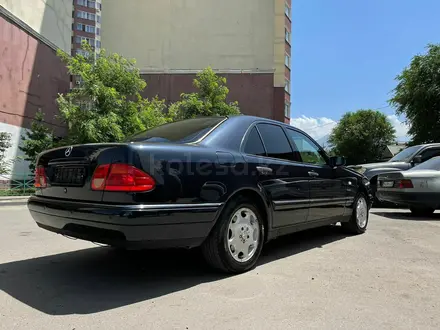 Mercedes-Benz E 280 1998 года за 4 100 000 тг. в Алматы – фото 3