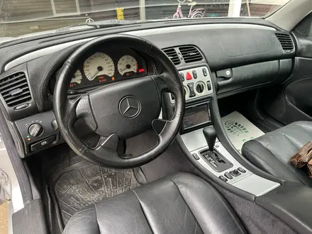 Mercedes-Benz CLK 230 1998 года за 4 000 000 тг. в Актобе – фото 8