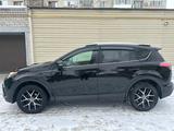 Toyota RAV4 2016 года за 10 900 000 тг. в Актобе – фото 4