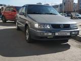 Volkswagen Passat 1994 года за 1 300 000 тг. в Астана