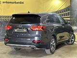 Kia Sorento 2018 года за 12 000 000 тг. в Актобе – фото 4